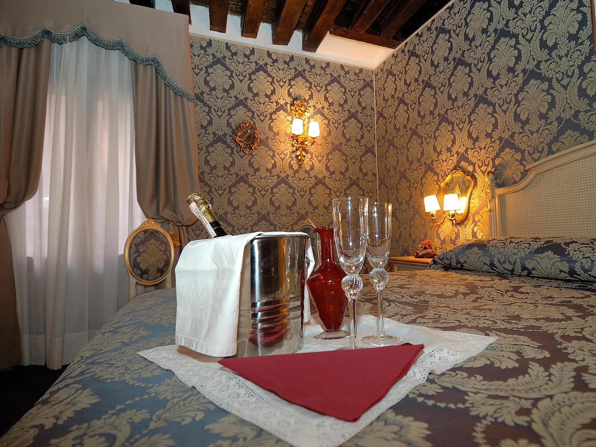 Bed and Breakfast Residenza La Loggia Venedig Exterior foto